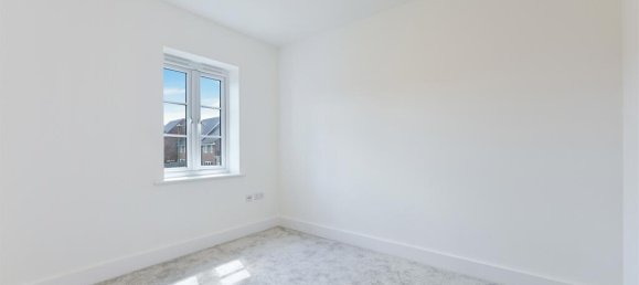 4 bedrooms House in Tadworth, United Kingdom No. 9673 13