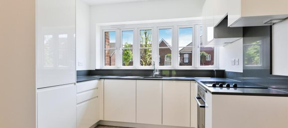 4 bedrooms House in Tadworth, United Kingdom No. 9673 30