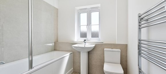 4 bedrooms House in Tadworth, United Kingdom No. 9673 23