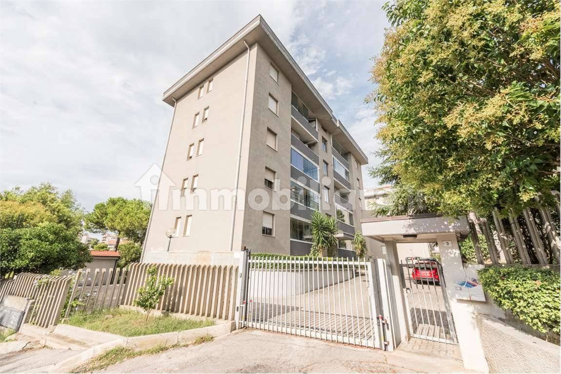 Apartamento de 3 dormitorios en Pescara, Italy No. 339708