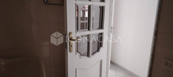 2غرفة شقة في Bari, Italy رقم 328070 4