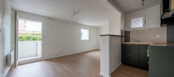 Studio in Toulouse, France No. 356878 2