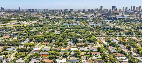 4 dormitorios villa en venta en Miami, Miami-Dade, Florida, USA № 615213 24