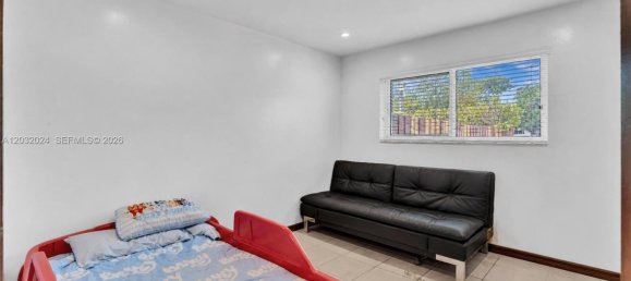4 dormitorios villa en venta en Miami, Miami-Dade, Florida, USA № 615213 8