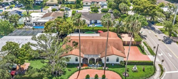 4 dormitorios villa en venta en Miami, Miami-Dade, Florida, USA № 615213 25