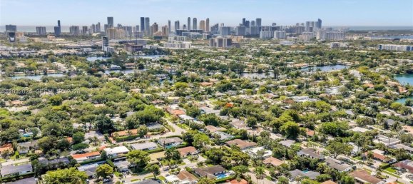 4 dormitorios villa en venta en Miami, Miami-Dade, Florida, USA № 615213 22