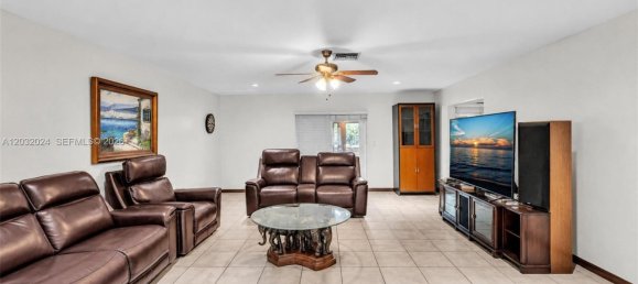 4 dormitorios villa en venta en Miami, Miami-Dade, Florida, USA № 615213 16