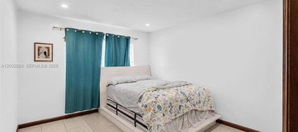 4 dormitorios villa en venta en Miami, Miami-Dade, Florida, USA № 615213 9