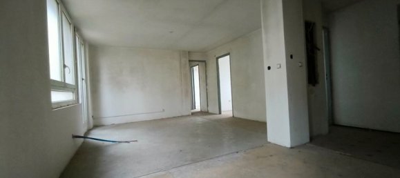 850m² Building in Homecourt, France No. 48847 7