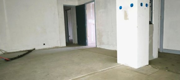 850m² Building in Homecourt, France No. 48847 3