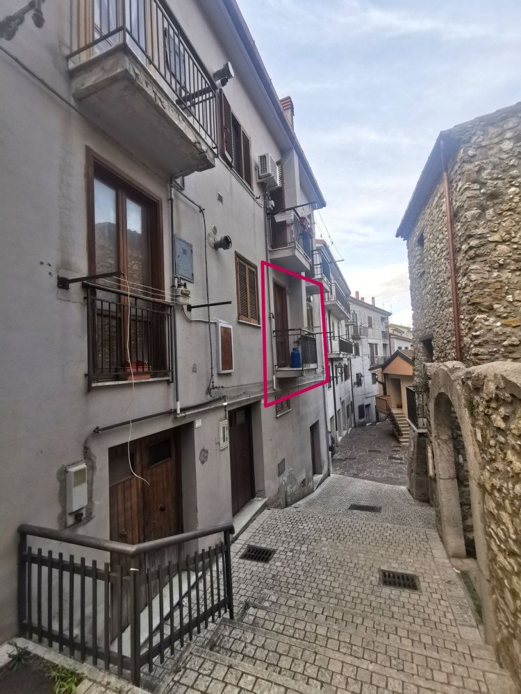 Apartamento T4 em Calabritto, Italy N.º 344294