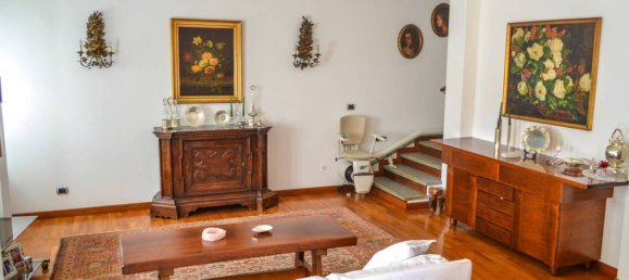 4 bedrooms Villa in Pecetto Torinese, Italy No. 201075 9