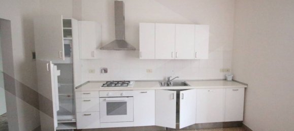 3 rooms Apartment in Bologna, Italy No. 26261 9