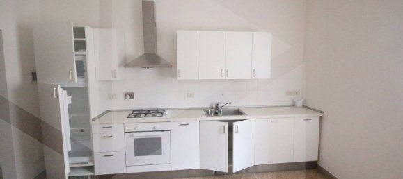 3 rooms Apartment in Bologna, Italy No. 26261 10