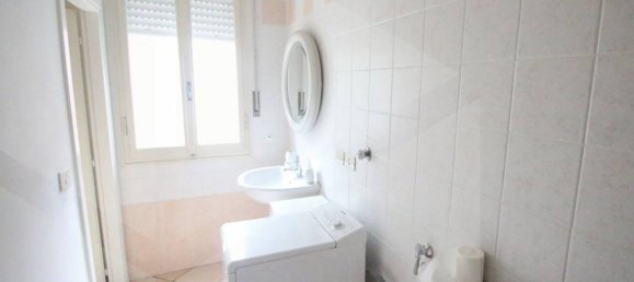 3 rooms Apartment in Bologna, Italy No. 26261 15
