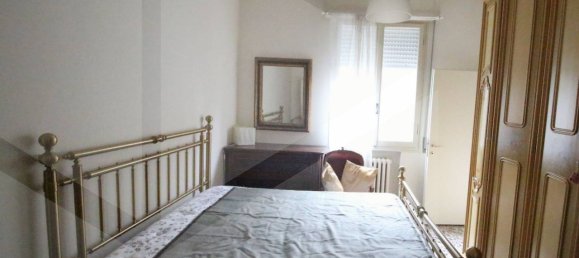 3 rooms Apartment in Bologna, Italy No. 26261 3