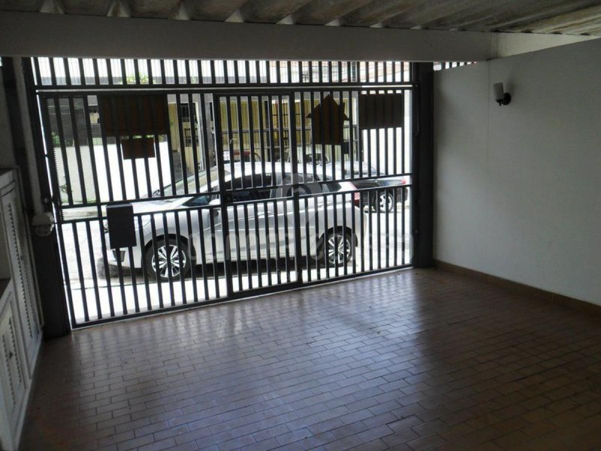 Дом с 3 спальнями в Сан-Паулу, Бразилия № 593204