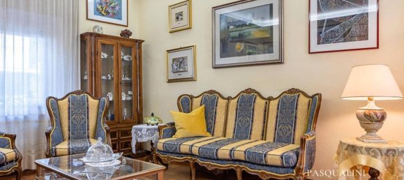 7 rooms House in Osimo, Italy No. 37342 53