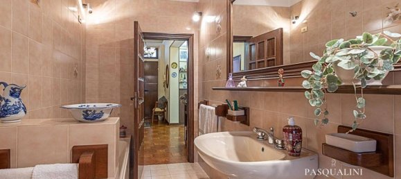 7 rooms House in Osimo, Italy No. 37342 90