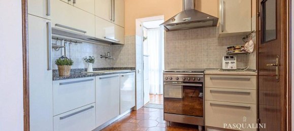 7 rooms House in Osimo, Italy No. 37342 44