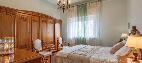 7 rooms House in Osimo, Italy No. 37342 100