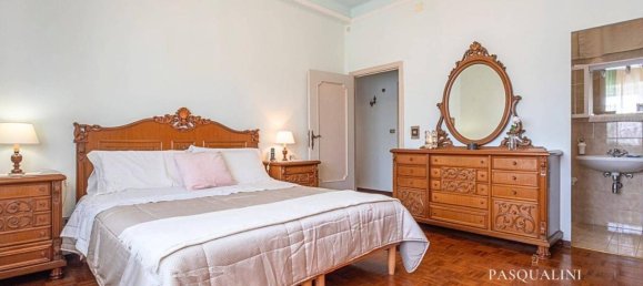 7 rooms House in Osimo, Italy No. 37342 74