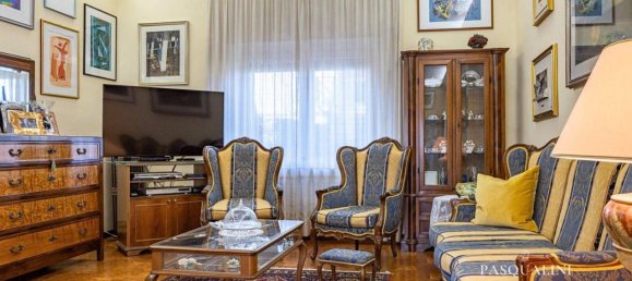 7 rooms House in Osimo, Italy No. 37342 54