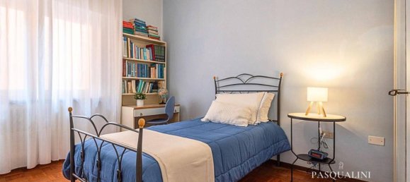 7 rooms House in Osimo, Italy No. 37342 81