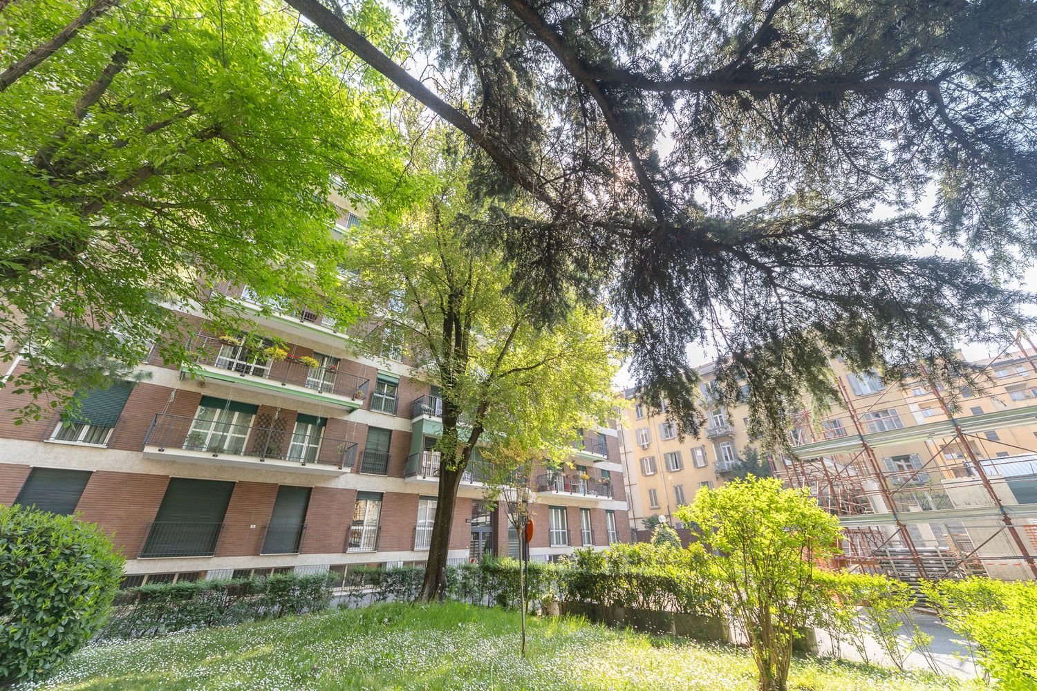 3 bedrooms Apartment in Milan, Italy No. 364219