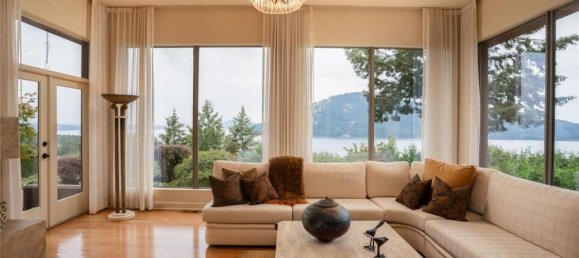 4 bedrooms House in British Columbia, Canada No. 1052 12