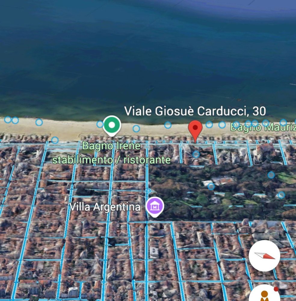 Пентхаус с 8 комнатами в Виареджо, Италия № 283334