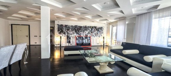 3 bedrooms Apartment in Rome, Italy No. 209501 4