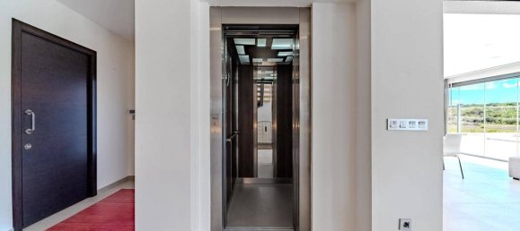 5 bedrooms House in La Marina, Spain No. 185975 30