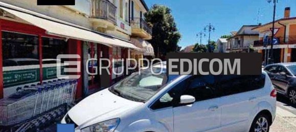 439m² Commercial property in Salgareda, Italy No. 267598 2
