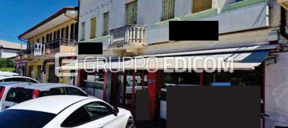 439m² Commercial property in Salgareda, Italy No. 267598 3