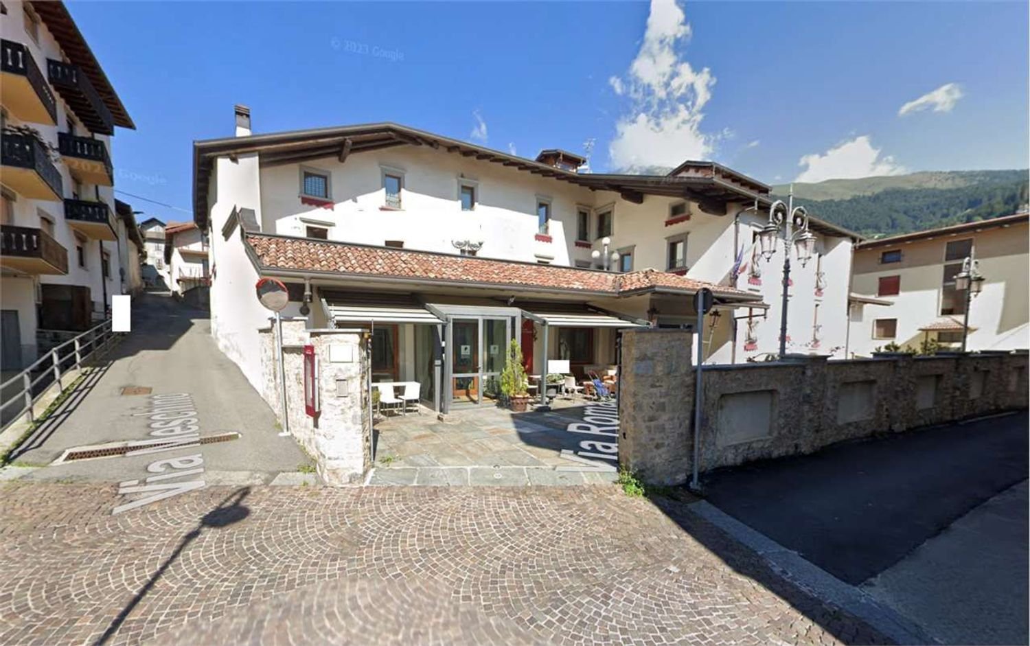 1722m² Building in Borno, Italy No. 263160