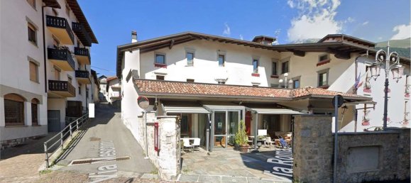 1722m² Building in Borno, Italy No. 263160 2