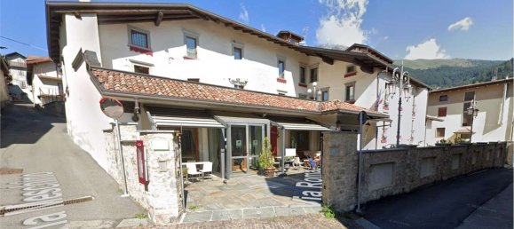 1722m² Building in Borno, Italy No. 263160 3