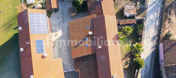 6 bedrooms House in Pinerolo, Italy No. 221784 4