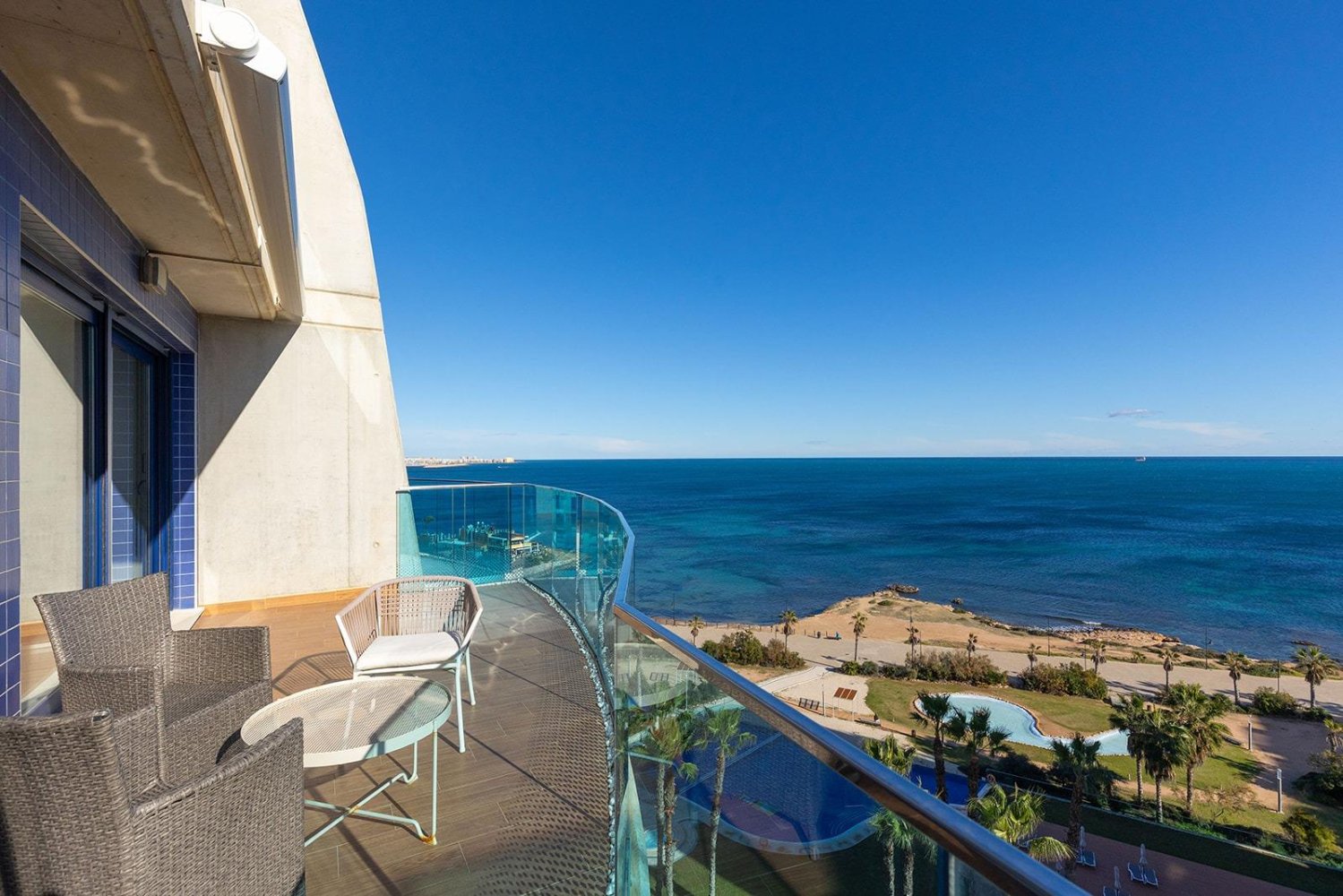 2 dormitorios ático en venta en Torrevieja, Alicante, Comunidad Valenciana, Spain № 365848