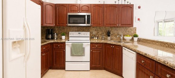 3 dormitorios villa en venta en Miami, Miami-Dade, Florida, USA № 615220 21