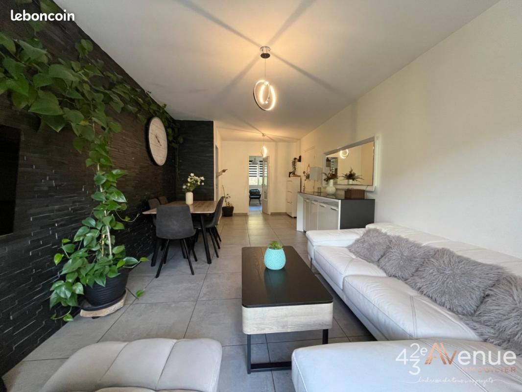 Apartamento de 3 dormitorios en Saint-Etienne, France No. 338258