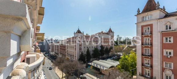 8 bedrooms House in Lisbon, Portugal No. 119674 5