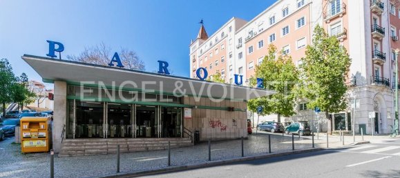 8 bedrooms House in Lisbon, Portugal No. 119674 7