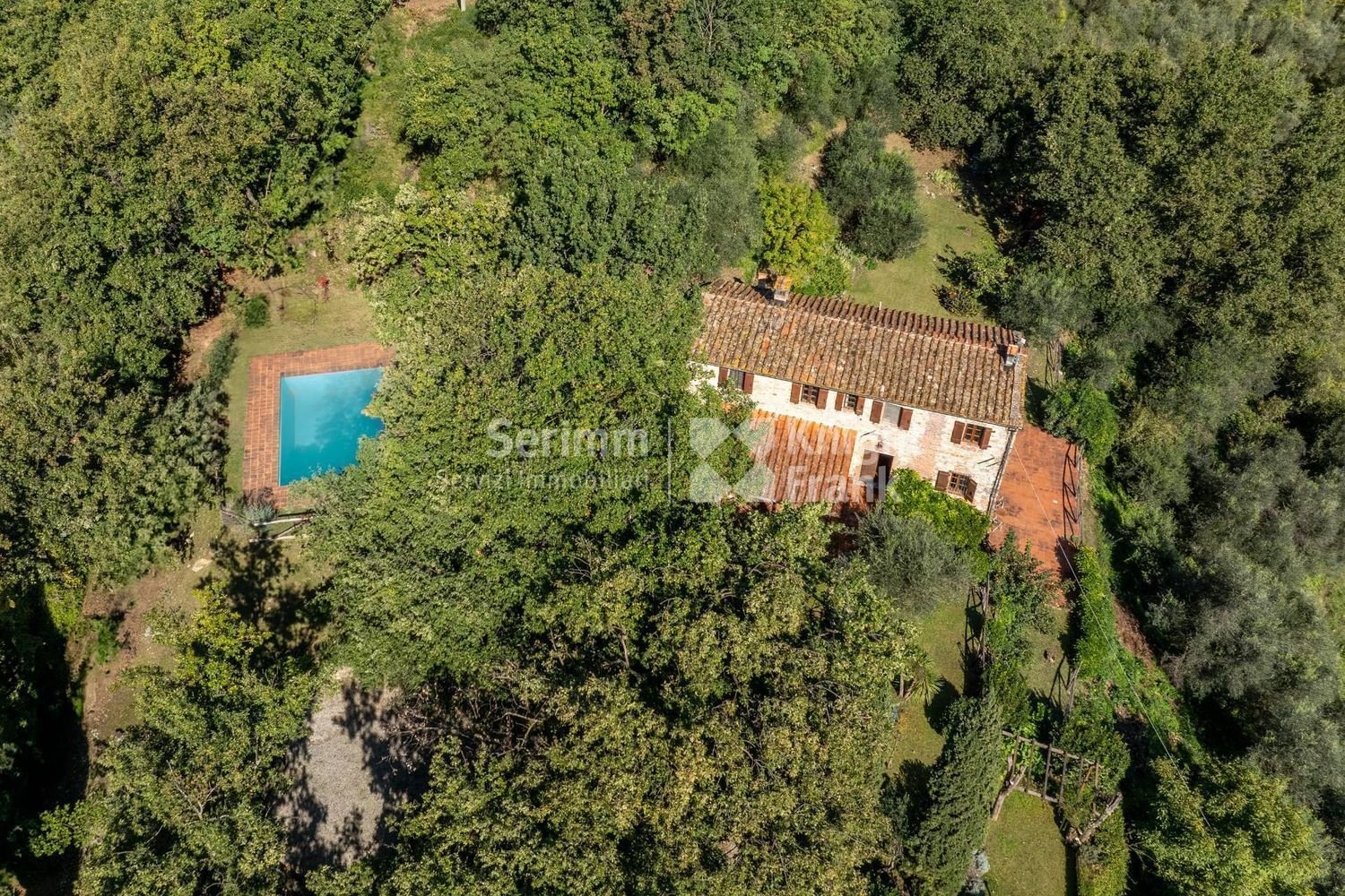 6 rooms House in Lucca, Italy No. 234577