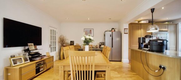 6 bedrooms House in Enfield, United Kingdom No. 11496 4