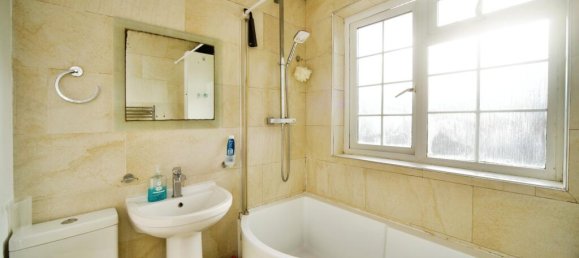 6 bedrooms House in Enfield, United Kingdom No. 11496 11