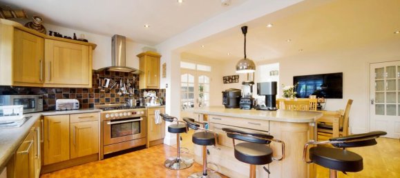 6 bedrooms House in Enfield, United Kingdom No. 11496 5