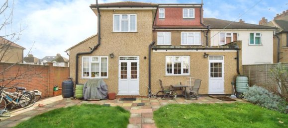 6 bedrooms House in Enfield, United Kingdom No. 11496 14