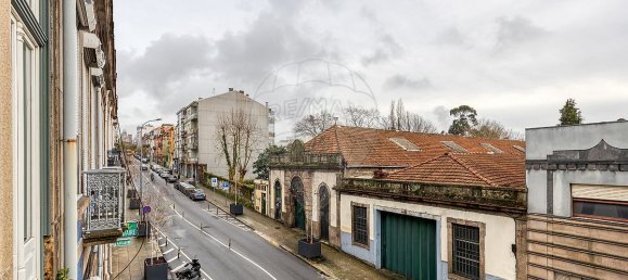 4 bedrooms Villa in Porto, Portugal No. 22934 17